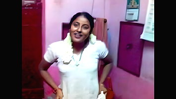 naina south indian aunty