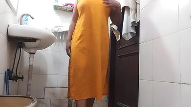 Mona Aunty made sexy video for boyfriend in bathroom