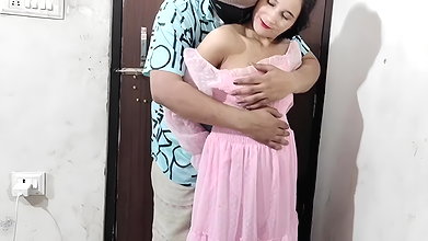 Mother in law ko paise dekar bathroom me hi pakad ke pel diya