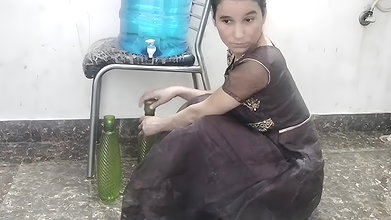 Step sister ko akele dekh jabar chuchi daba daba kar pela