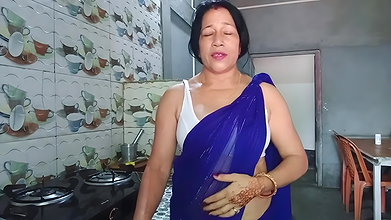 MAINE MERI FRIEND ko Invited her sister’s friend to her room and fucked her