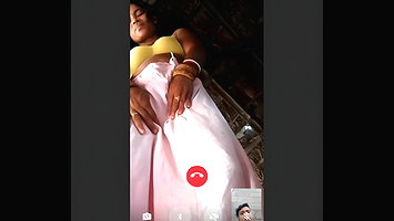 Desi Village Bhabhi Showing her Pussy