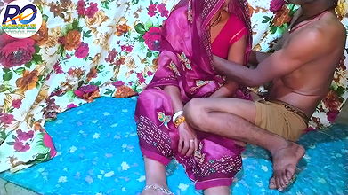 Desi sexy video sex with brother-in-law and sister-in-law, removing the whole blouse, Hindi audio, Claire Vaise, fast time