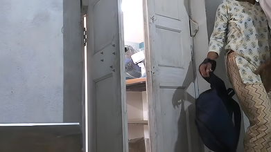 Indian school girl and her boyfriend classroom me chudachudi karne lgi