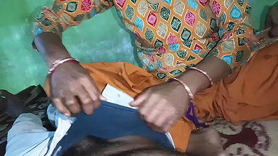 Desi village bhabhi sex video with his neighbour