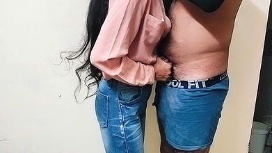 Delhi college student fucked by teacher and leaked MMS video