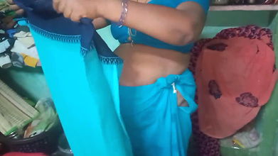 Indian aunty saree changing porn video