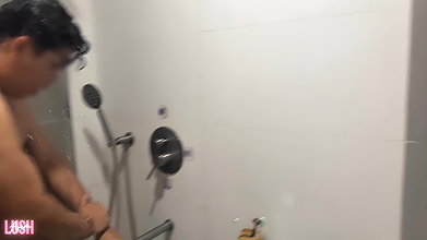 Girlfriend Gives Sloppy BLOWJOB to BF while taking Shower