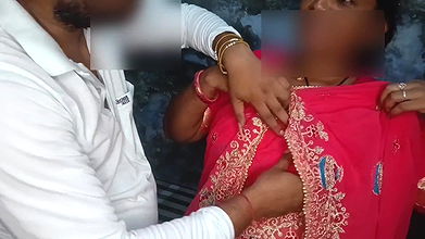 Desi GF BF made MMS leaked in OYO Xxx, Desi Village GF pink pussy fuck