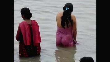 shower in ganga river 1