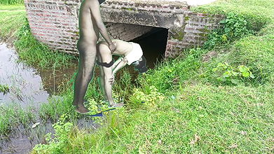 New Indian Muslim school girl and desi boyfriend girlfriend sex video and desi fucked girlfriend outdoor sex video Xvideo XXX