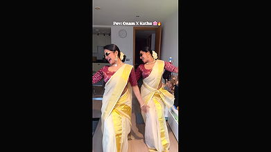 Sexy Malayali lady pierced sexy navel in Kerala Saree