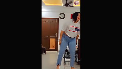 actress pragathi sexy navel dance in jeans2