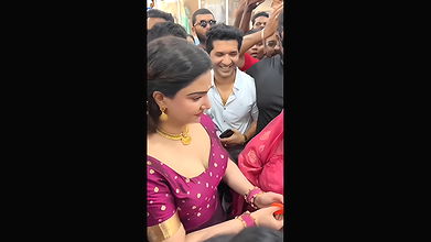 Actress Honey rose big boobs slip in public 2