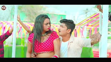 Rati Srivastava hot saree song – Navel exposed, caressed, Boobs felt