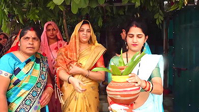 Nepali girl sexy open navel show in blue saree 2