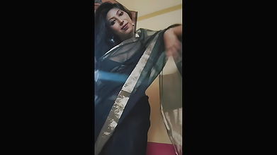 NEELAM SINGHA DESIRABLE BEAUTY WIFE MATERIAL SEXY IN BRA BLOUSE AND SAREE YUMM 2