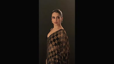 SANYA SEDUCING US EXPOSE WIDE CLEAVAGE NAUGHTINESS IN SAREE SHOOT2