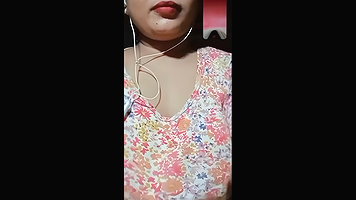 Desi girl showing her boobs and pussy on video call 2