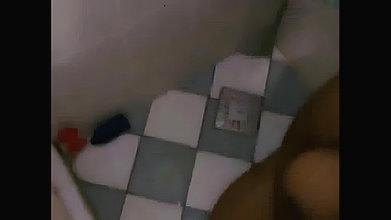 bhabhi getting pee