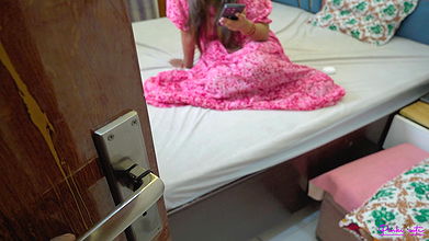 Beautiful Desi Mallu Bhabhi ordered Female Condom and Fucked by Delivery boy.