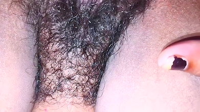 Desi bur chata devar ne bhabhi ke chut chat ke chut me hanth ghusa diya.indian devar bhabhi ki hindi hard sex video