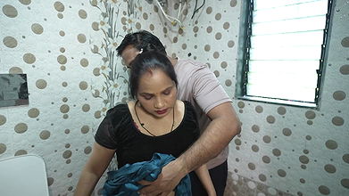 Hot Desi Indian Plumber Sex with Home Owner Bhabhi with Huge 8 Inch Cock