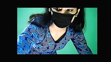 desi girl showing navel