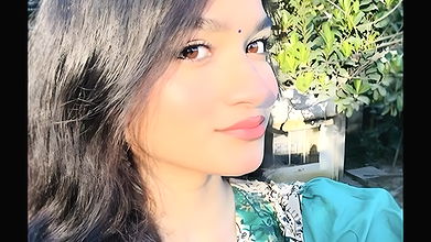 Beautiful Sexy Slim Hot Babe Showing Bf