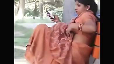 lohia park lucknow wife boobs pressed