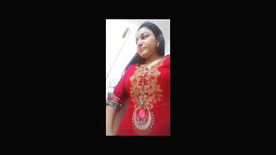 paki gf bathroom selfie
