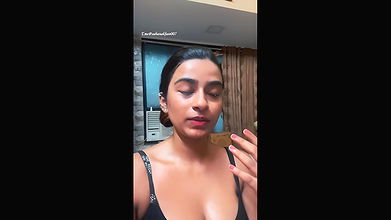 SUHANA KHAN AMPLE CLEAVAGE EXPOSE SEXY