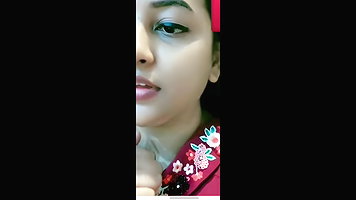 Indian Beautiful Mal Showing Boobs