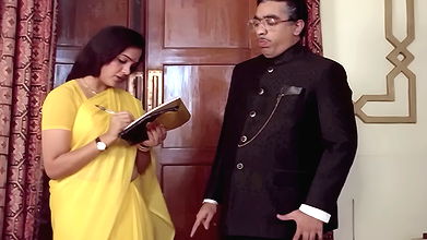 Young Jayalalitha Hot Seductive Boobs and Navel Show in Yellow Saree