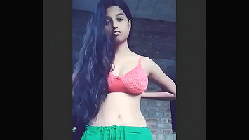 Girlfriend Getting Nude infront of Cam