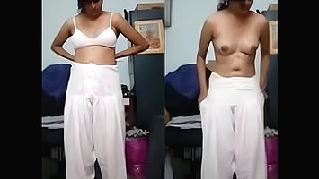 DESI INDIAN BHABHI STRIPING OFF