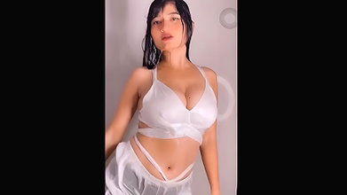 Neha Singh Wet Boobs Famous Instragrammer