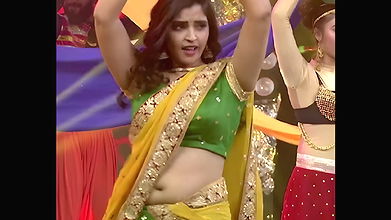 Milf Anchor Shyamala Rare Super Hot Fleshy Jiggling Deep Navel Exposing Dance