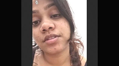 Cute Desi girl Shows her Boobs and Pussy