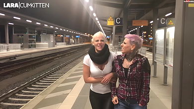 030391Dreister PUBLIC S im Hauptbahnhof Natursekt Quelle direkt am Bahnsteig