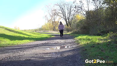 12094ddle Pissing 530ht3h