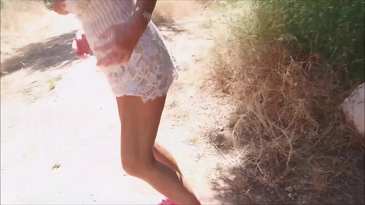 32Natalie K Outdoor public flashing fingering pee