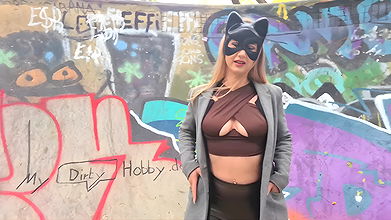 54NinaSkyOfficial Rote Flora Public Piss