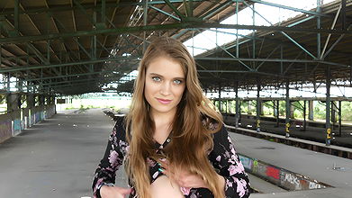 75380YoungSophie Muss Outdoor sengas3tf