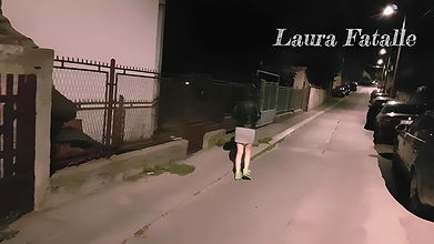 86laura fatalle public sing