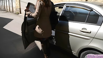 ee Lowe Random car peeing