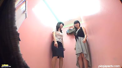 PARKING AT THE PEE BOWL