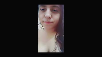 Desi gf showing nude while bathing 2 videos