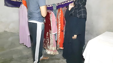 Desi indian Customer and shop owner sex, kapdon ki dukan me chudai, sex in cloth shop in hindi