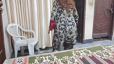 My Pakistani Beautiful Maid giving blowjob And Hard fuckingud83dudd25